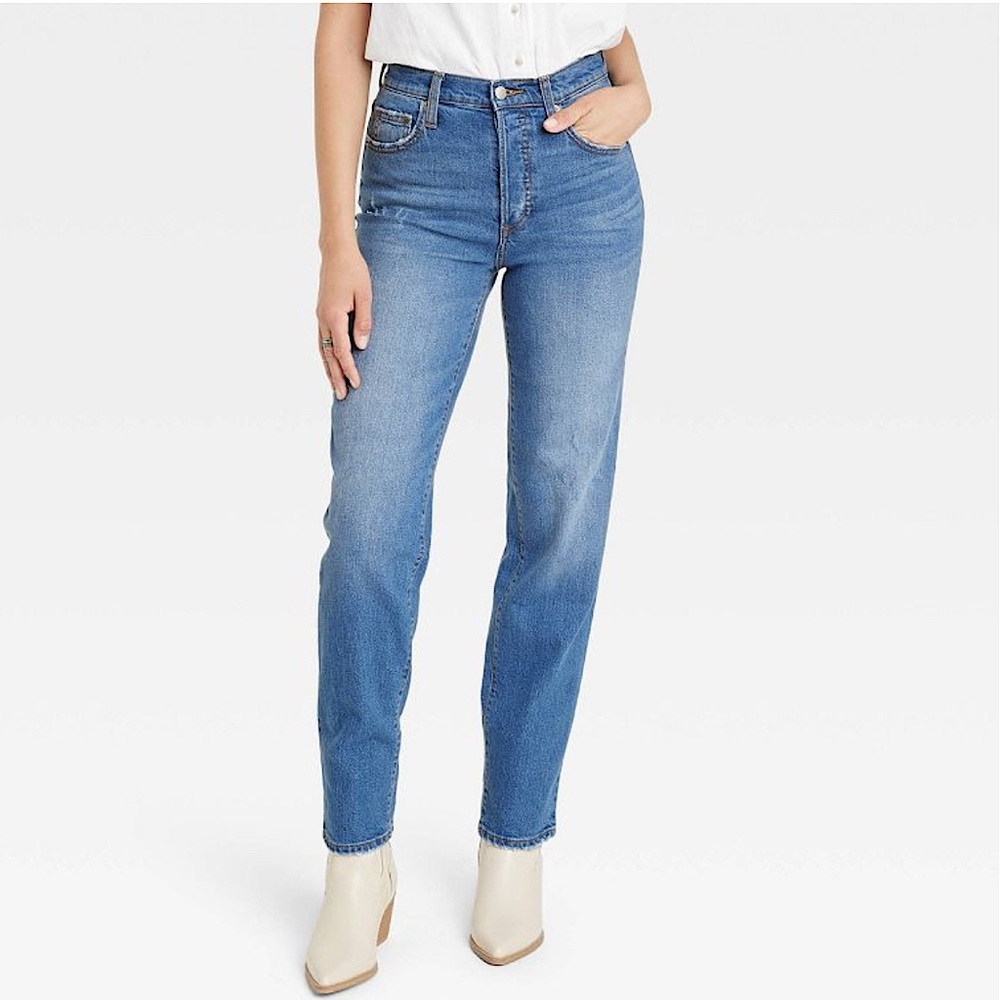 High-Rise 90’s Distressed Straight Jeans